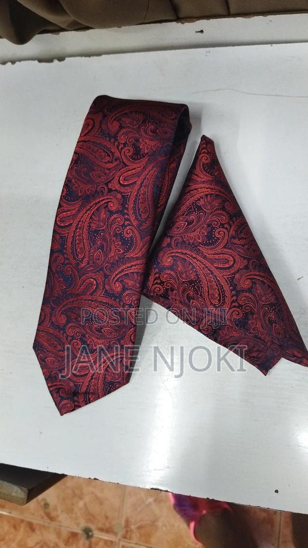 Plain Ties With Pocket Square - thumbnail 2