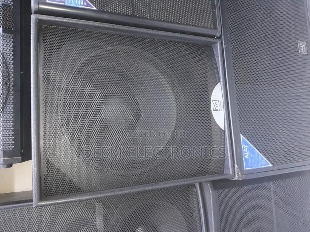 Martin 18" Bass - main view