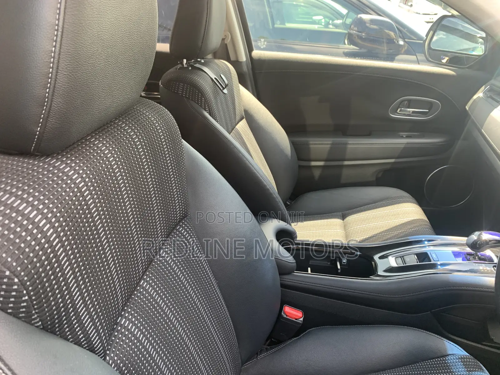 Honda Vezel 1.5 Hybrid 2WD 2017 Matt Black