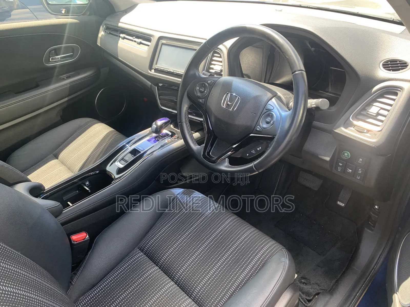 Honda Vezel 1.5 Hybrid 2WD 2017 Matt Black