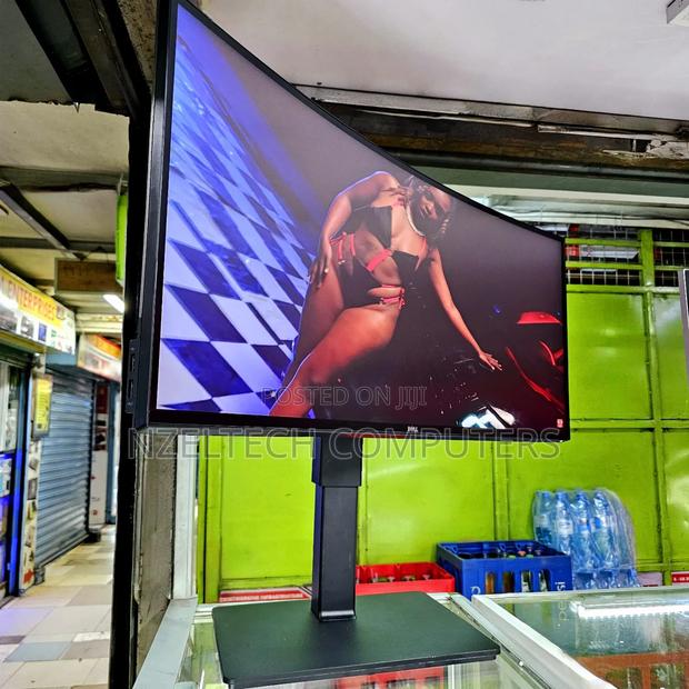 34 Inch's Monitor Curved Display