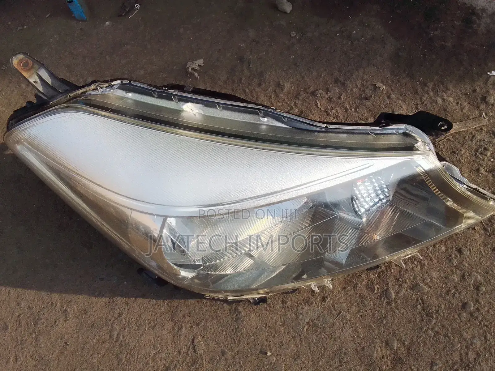 Juwella Vitz Headlights RHS 2012 Non Xenon