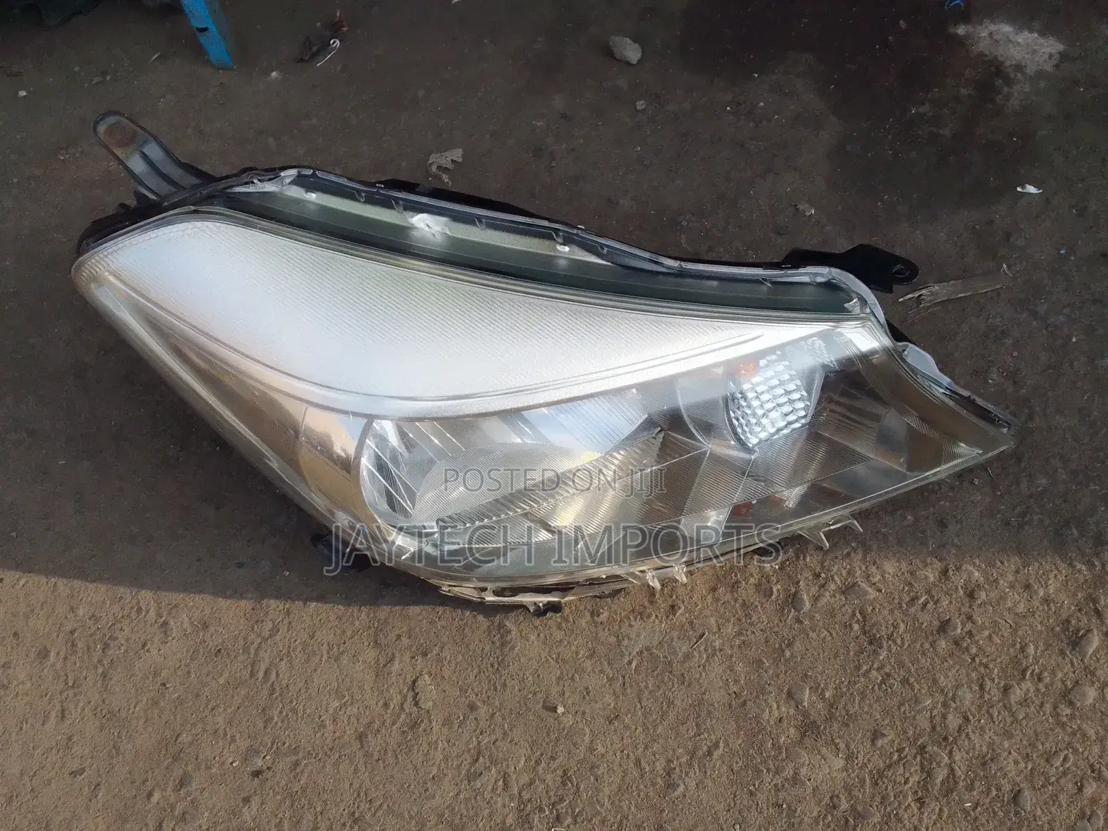 Juwella Vitz Headlights RHS 2012 Non Xenon