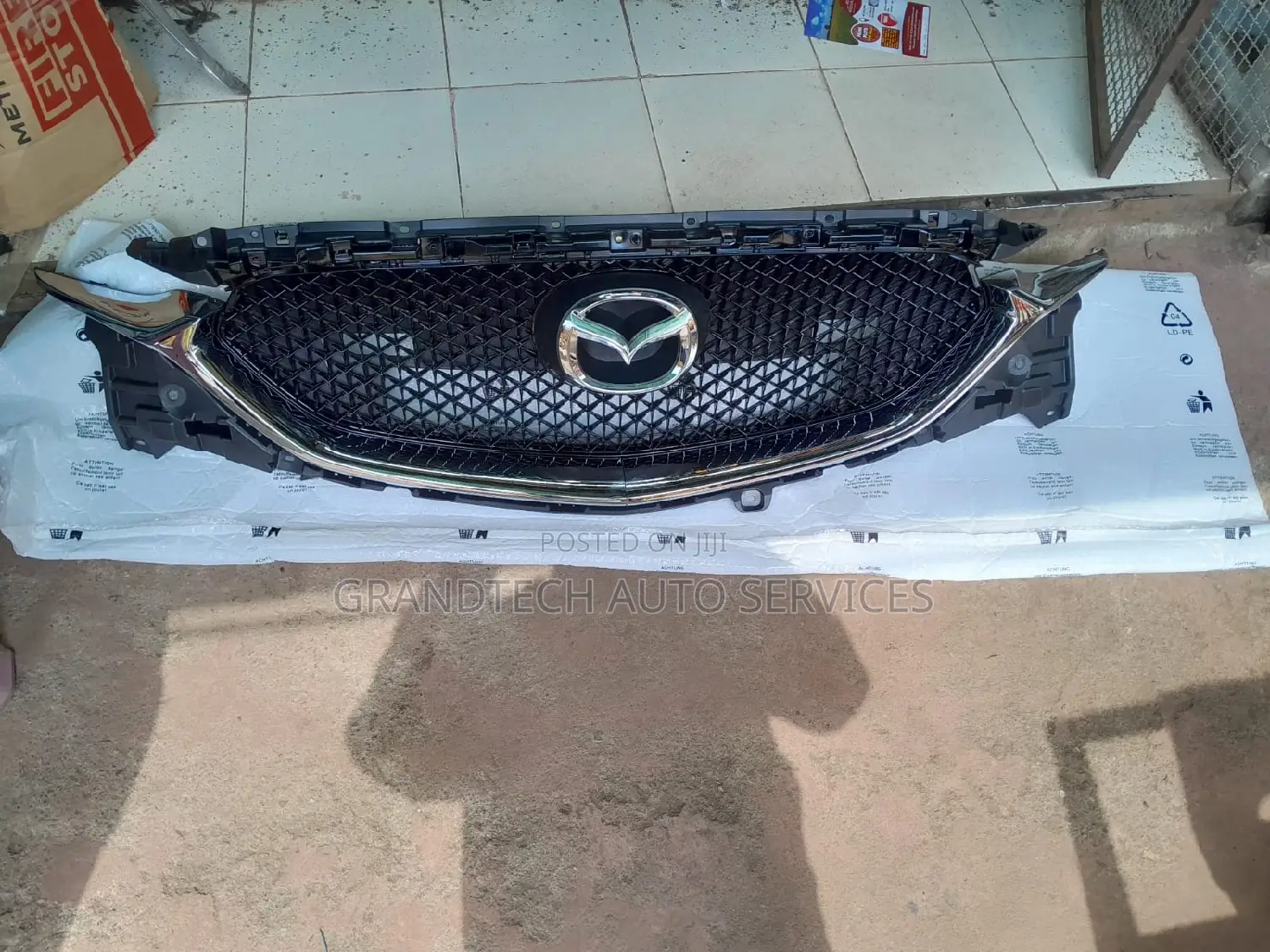 Mazda CX-5 2017 Front Grill√•