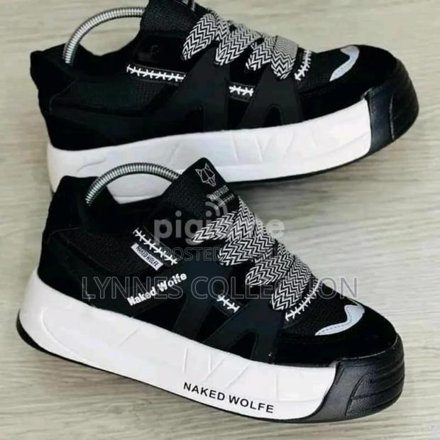 Naked Wolfe - thumbnail 4