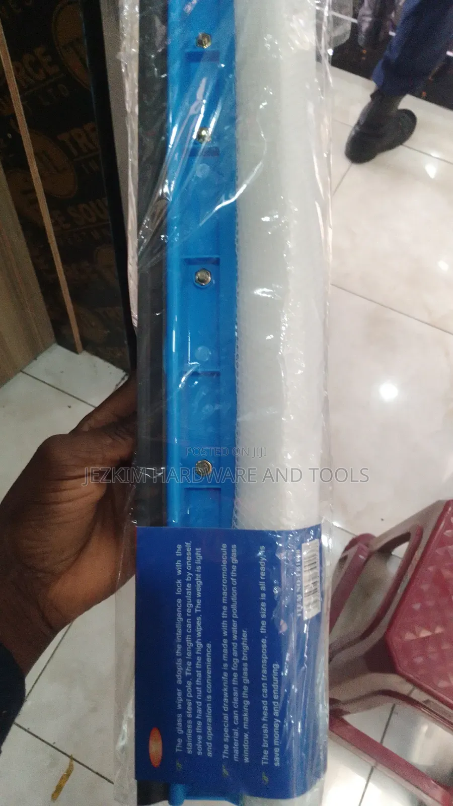 Window Squeegee With Adjustable Handle