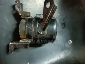 Engine Mounting 2zr/3zr Premio