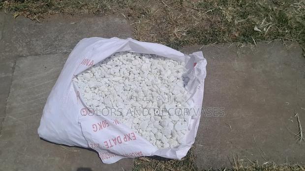 Pure White Pebble Stones in Bags or Kilos
