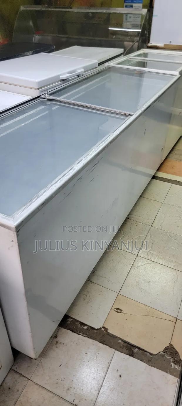 Display Freezer 700L