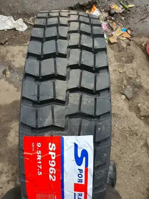 9.5 R17.5 Spotrak Tyres 962.