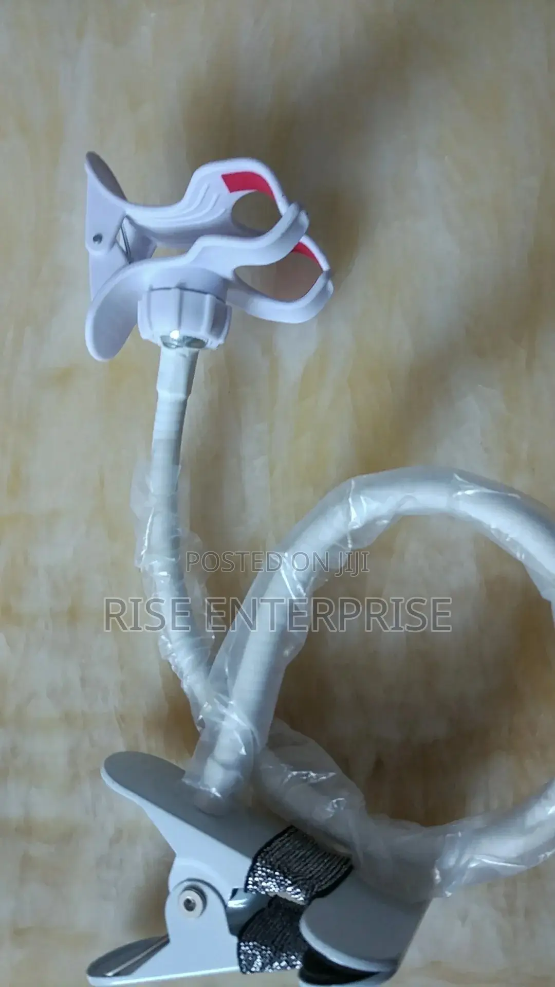 Adjustable 360 Metallic Flexible Phone Holder.