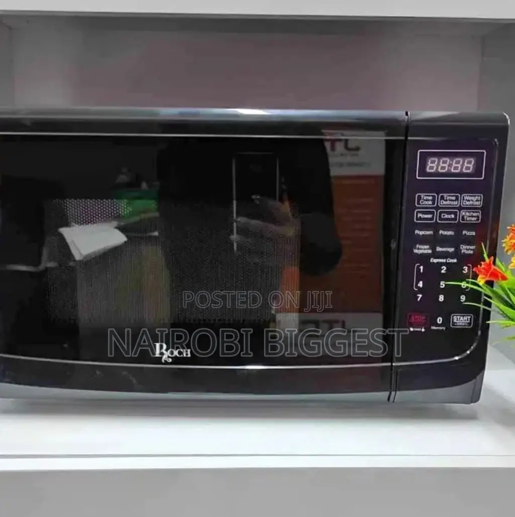 20 Litres  Black Digital Hisense Microwave