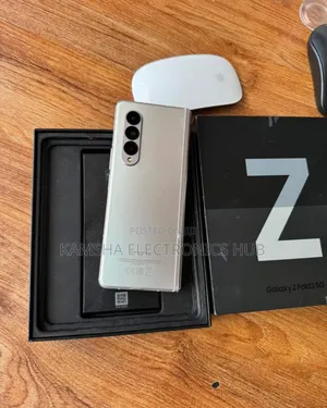 New Samsung Galaxy Z Fold 3 256 GB Silver