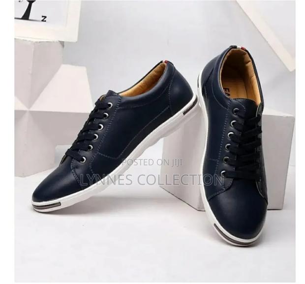 Men Casuals - thumbnail 3