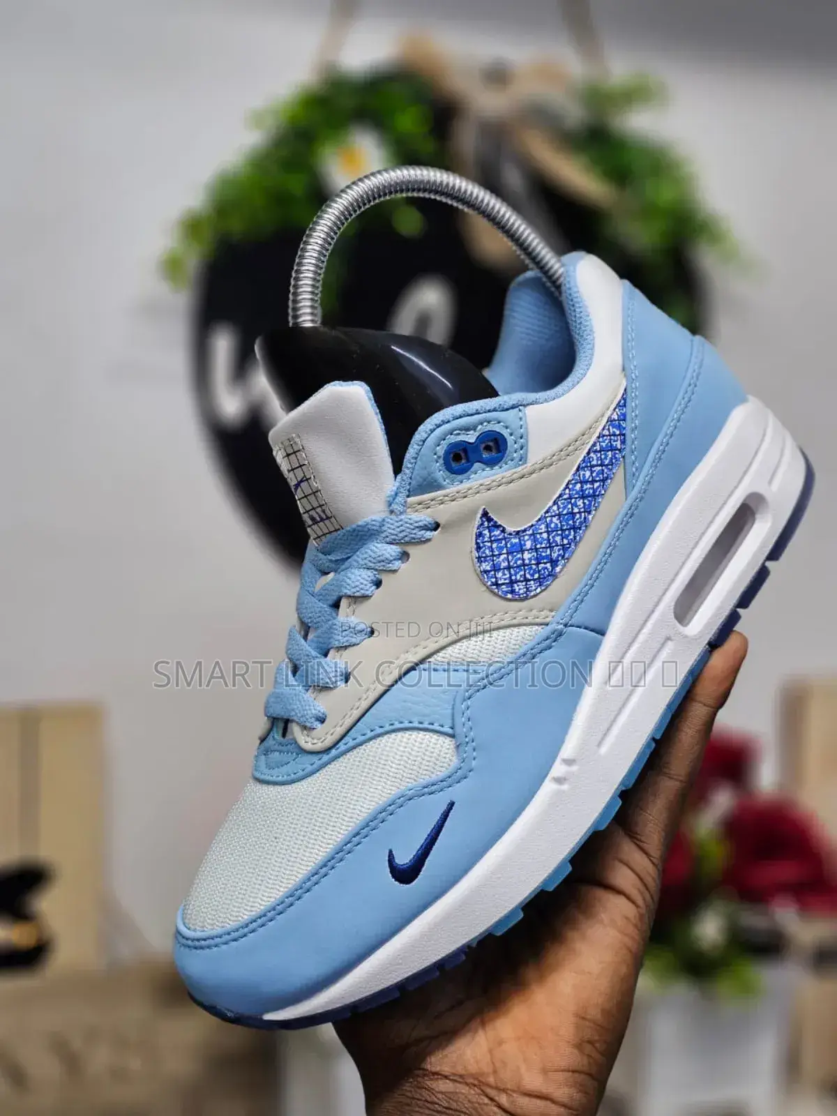 Blue Airmax 1 Sneakers