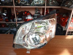 Toyota Noah 2012/13 Zenon Headlights (Shinny Reflector)