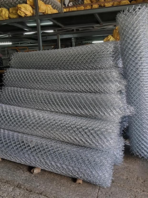 Top Quality Galvanized Chainlink Mesh 12.5g Mesh 80×80 6ft