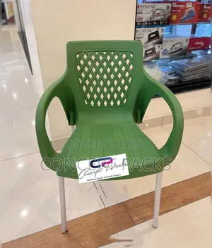 Strong Comfortable Plastic Chair With Metal Tubing Legs