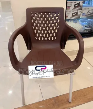 Strong Comfortable Plastic Chair With Metal Tubing Legs