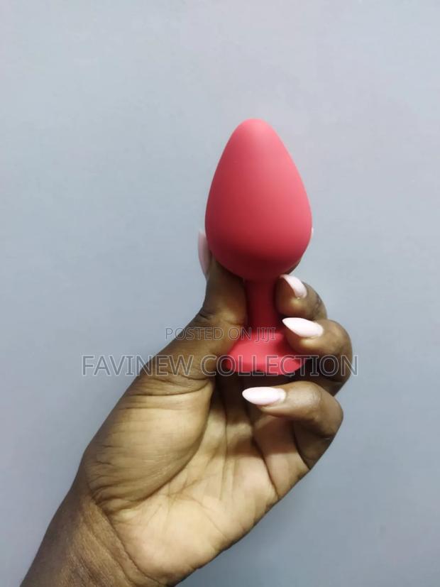 4 Pieces Set Silicone Butt Plug Plus A Bullet Vibrator - thumbnail 2