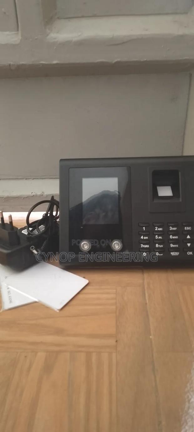 Face Recognition Time Attendance Machine - main view