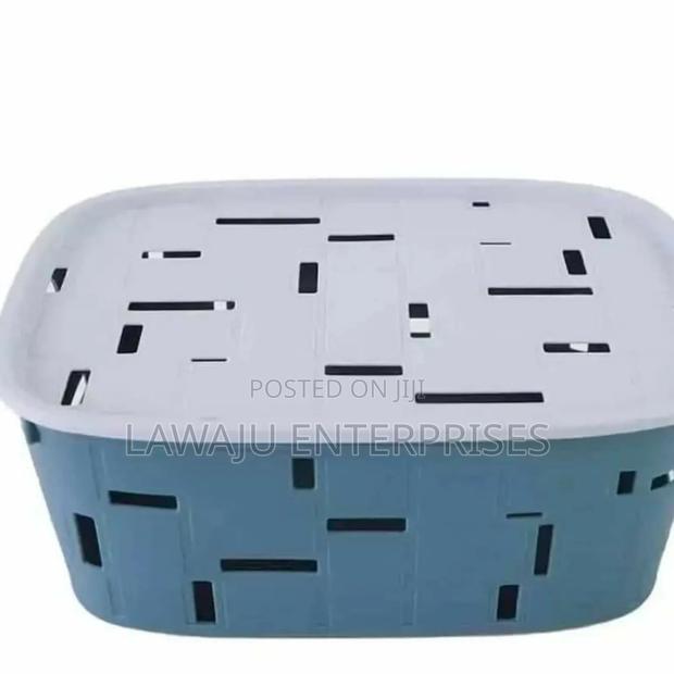 Multipurpose Sundries Storage Basket With Lid
