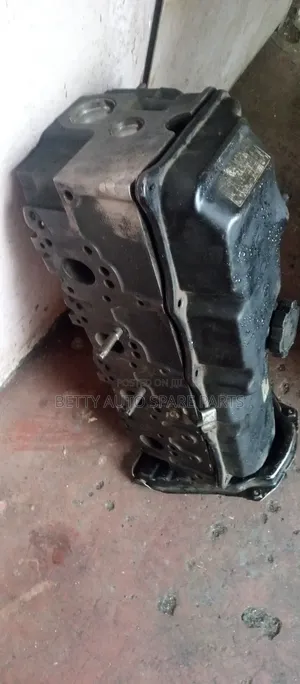 Toyota Hiace 5L Cylinder Head