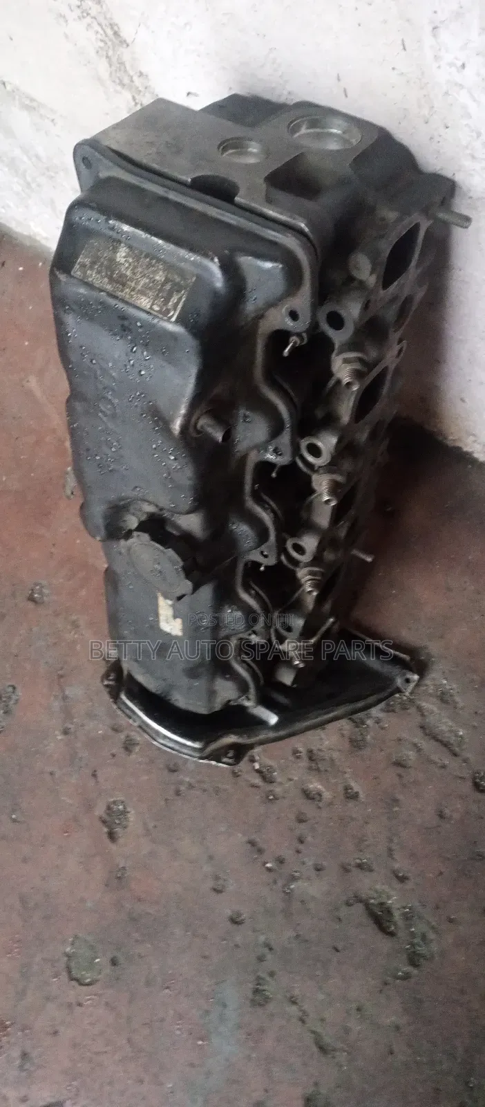 Toyota Hiace 5L Cylinder Head