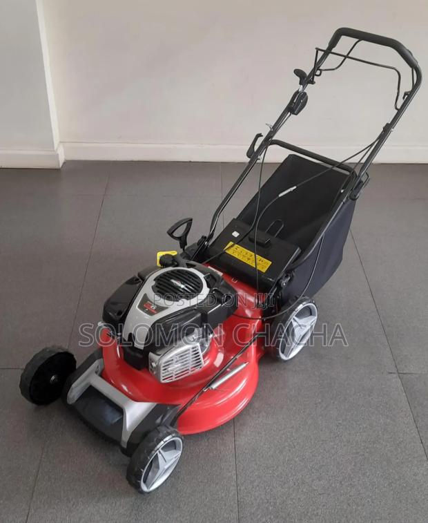 Briggs and Stratton Lawn Mower 21inches 161cc Self Propelled