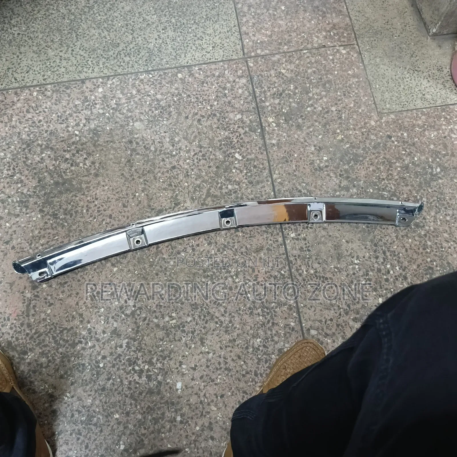 Premio 260 Bonnet Chrome.
