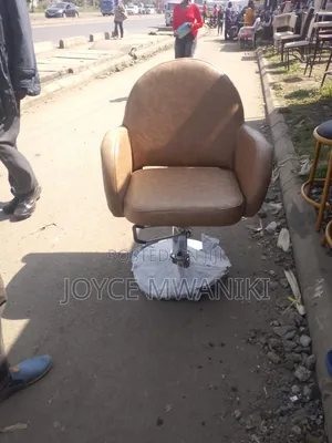Hydraulic Salon Chair, Baige Leather.