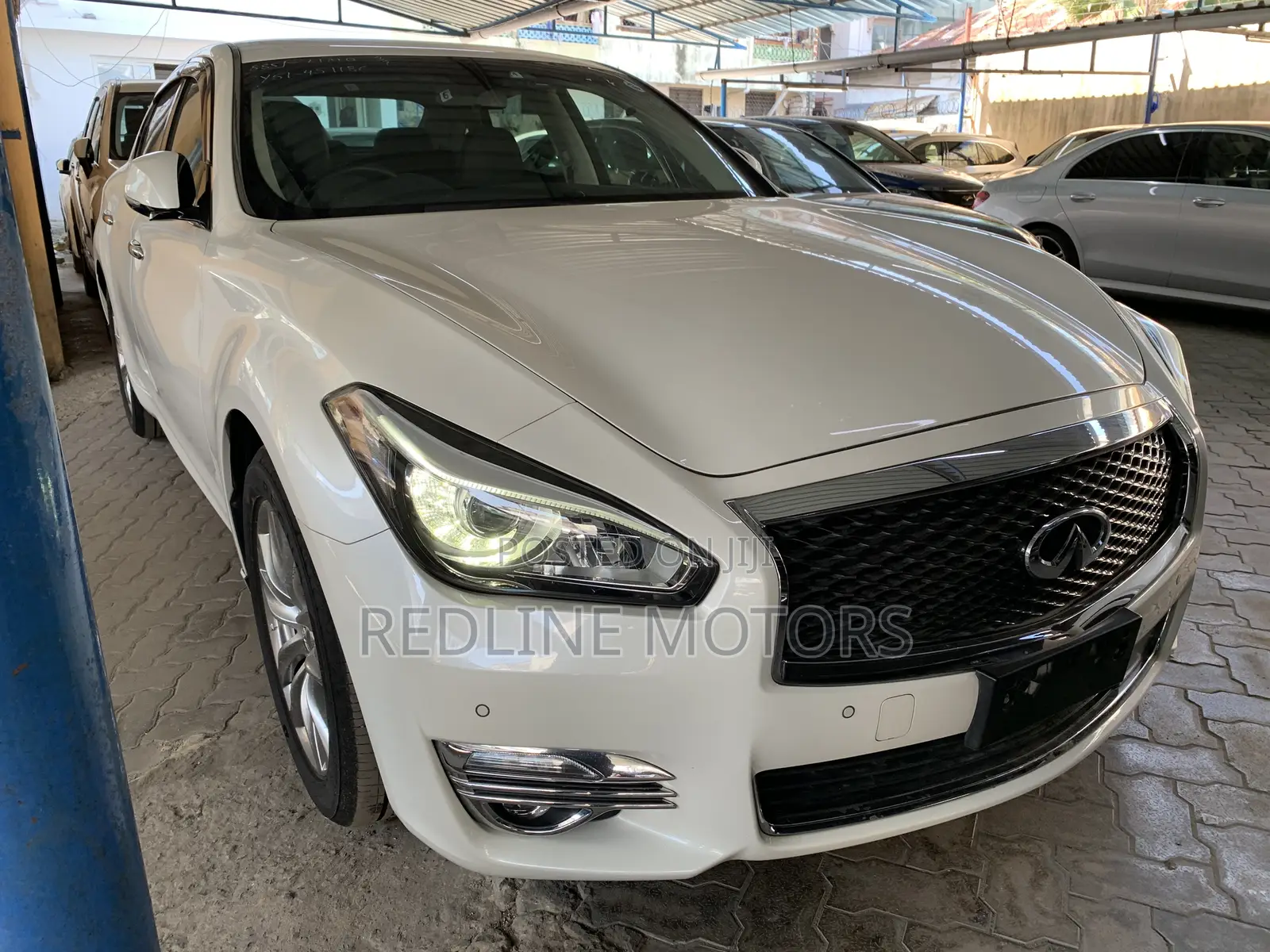 Nissan Fuga 2017 White