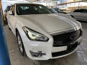 Nissan Fuga 2017 White