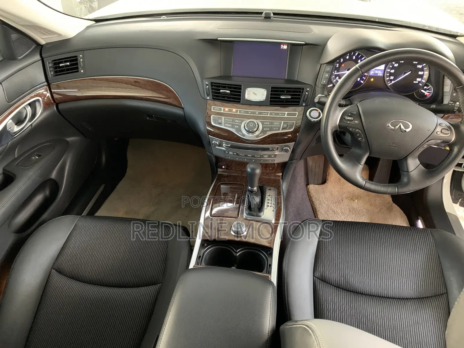 Nissan Fuga 2017 White