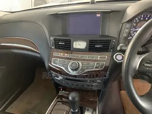 Nissan Fuga 2017 White