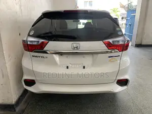 Honda Fit Shuttle 1.5 Hybrid 4WD 2017 Off white