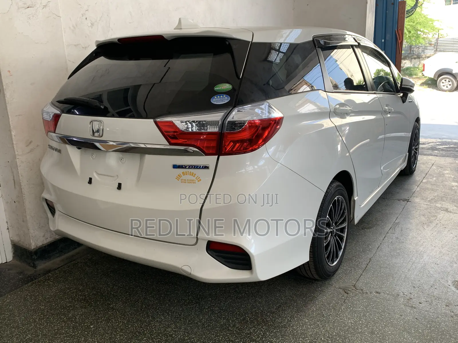 Honda Fit Shuttle 1.5 Hybrid 4WD 2017 Off white