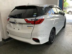 Honda Fit Shuttle 1.5 Hybrid 4WD 2017 Off white