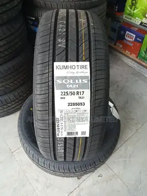 225/50r17 Kumho Tire