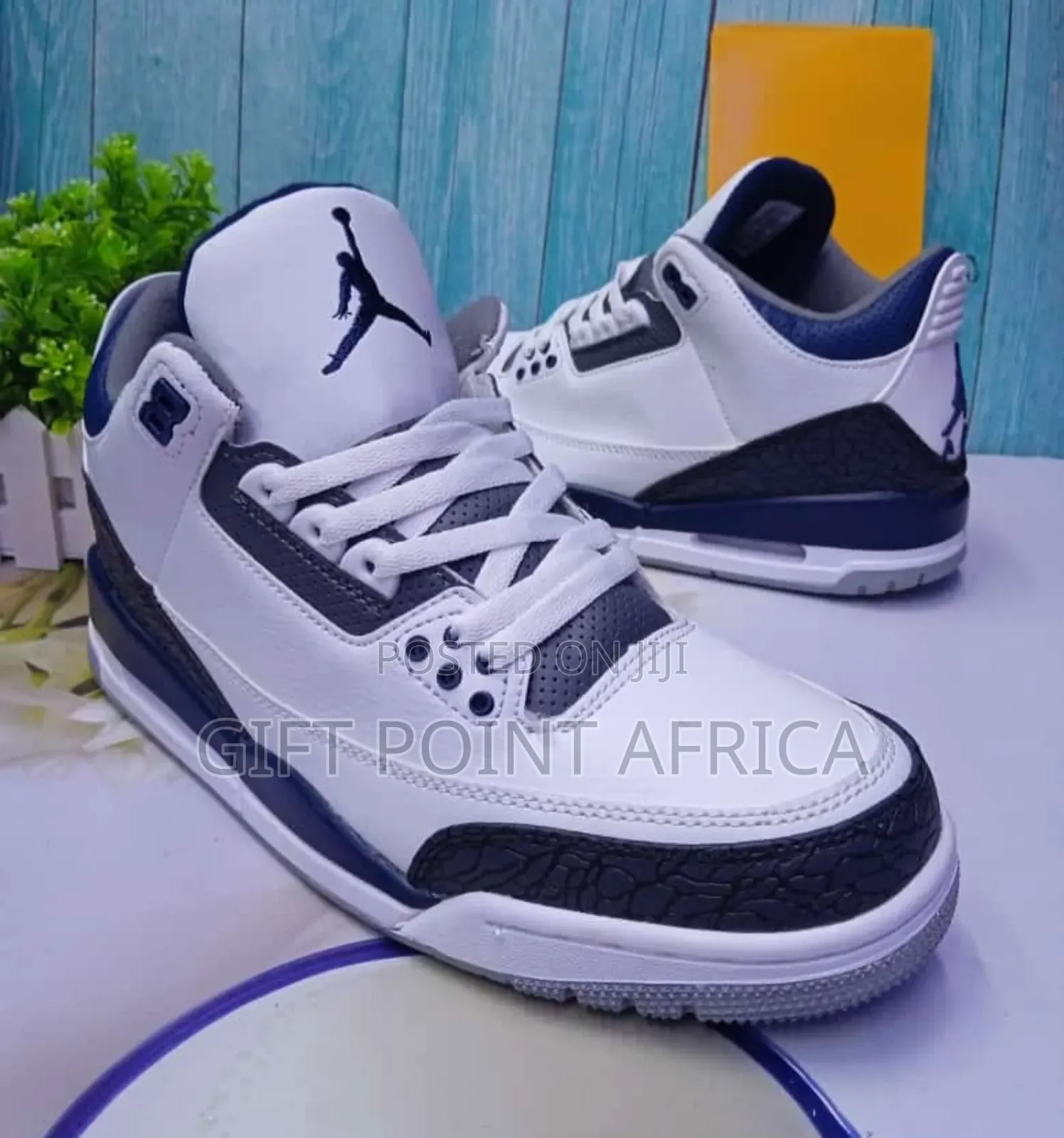 Jordan 3 Retro Sneakers