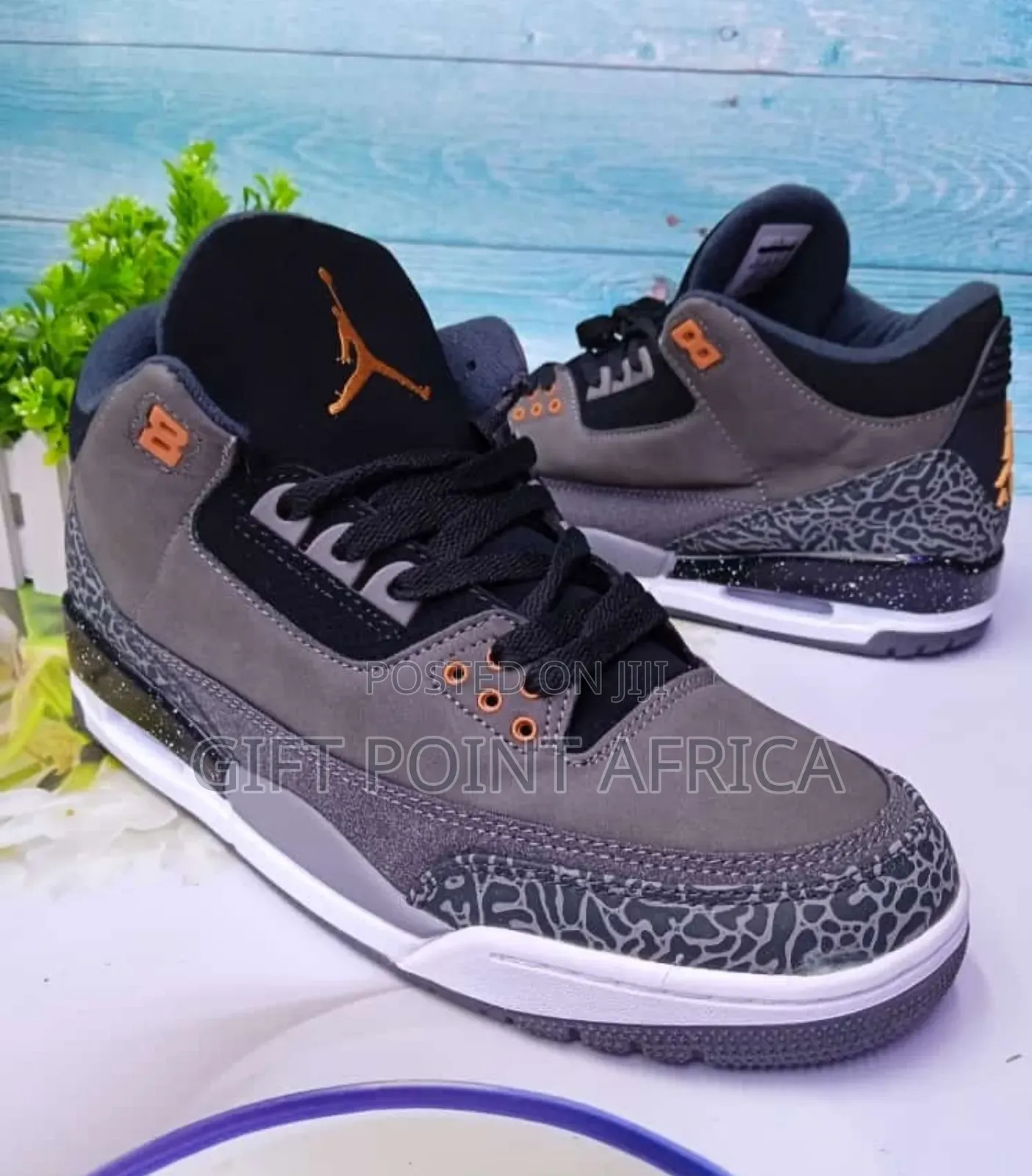 Jordan 3 Retro Sneakers