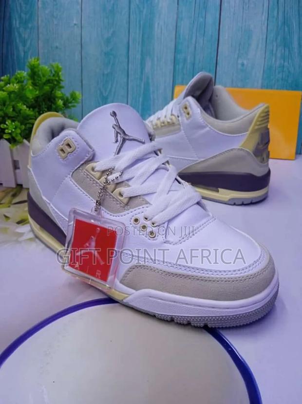 Jordan 3 Retro Sneakers - thumbnail 2
