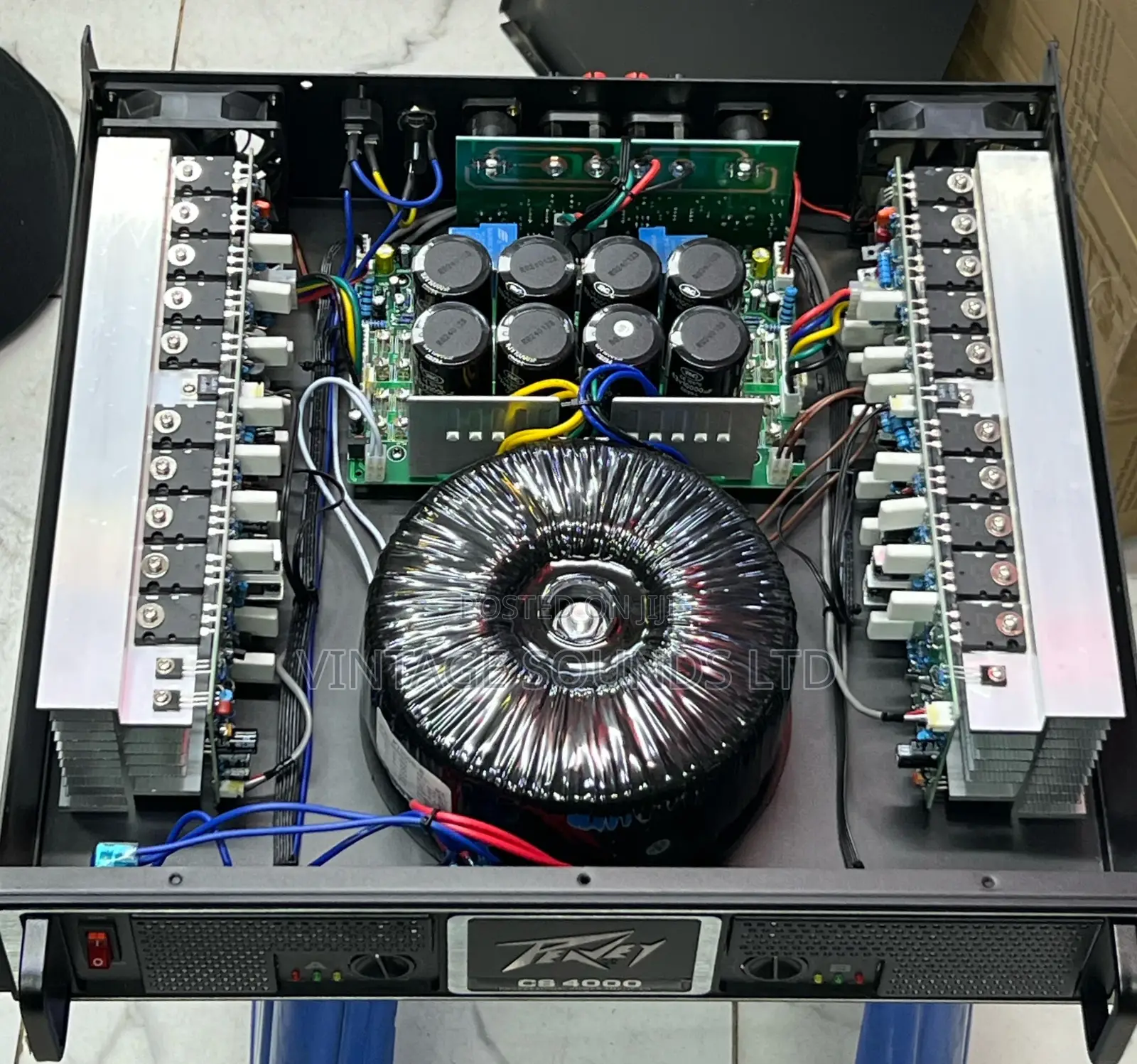 Peavey Power Amplifier : 4000 Watts Stable at 2 Ohms