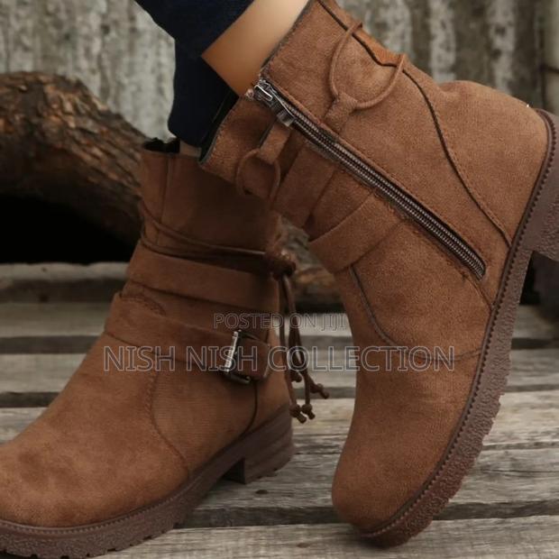 Classy Suede Boots - thumbnail 3