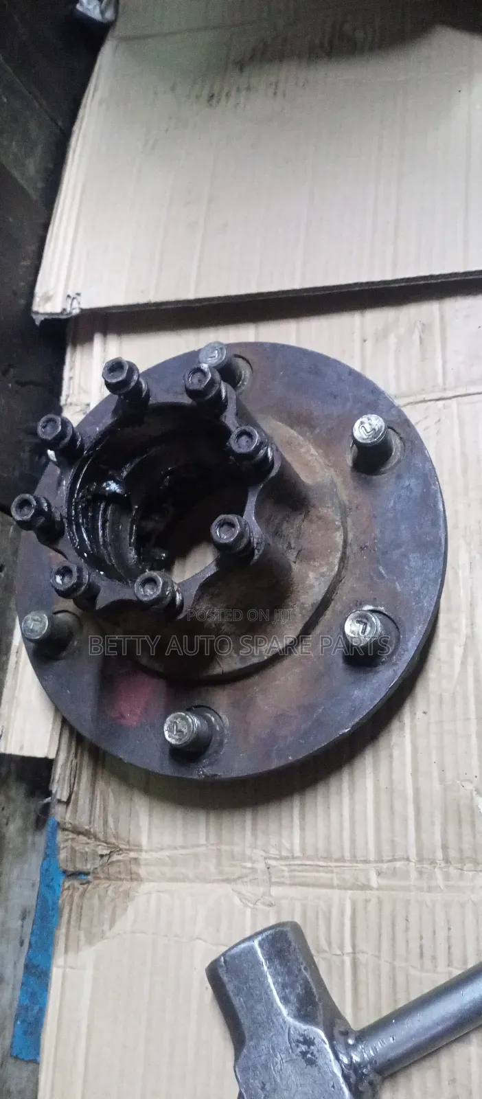 Mitsubishi NQR Rear Hub