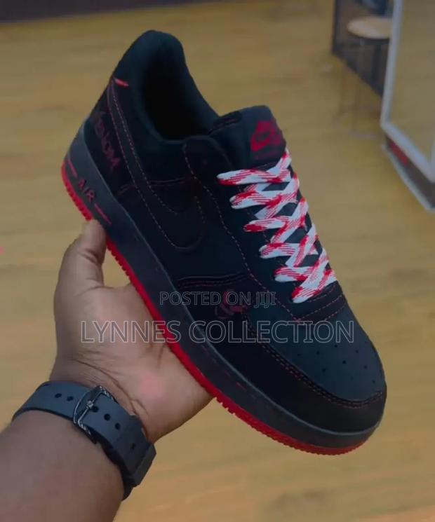 Venom Nike Sneakers - thumbnail 4