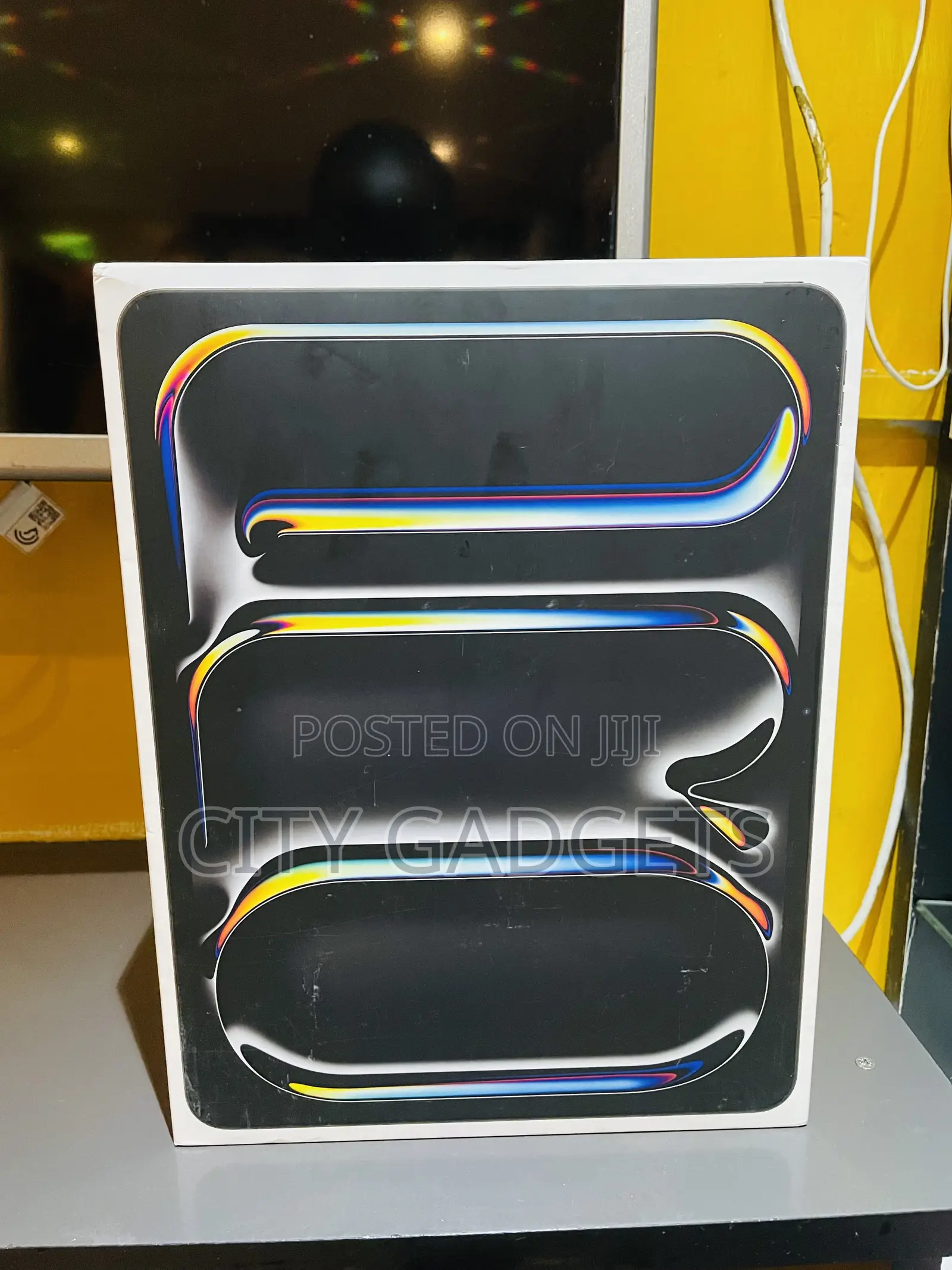 New Apple iPad Pro 13 (2024) 256 GB Black