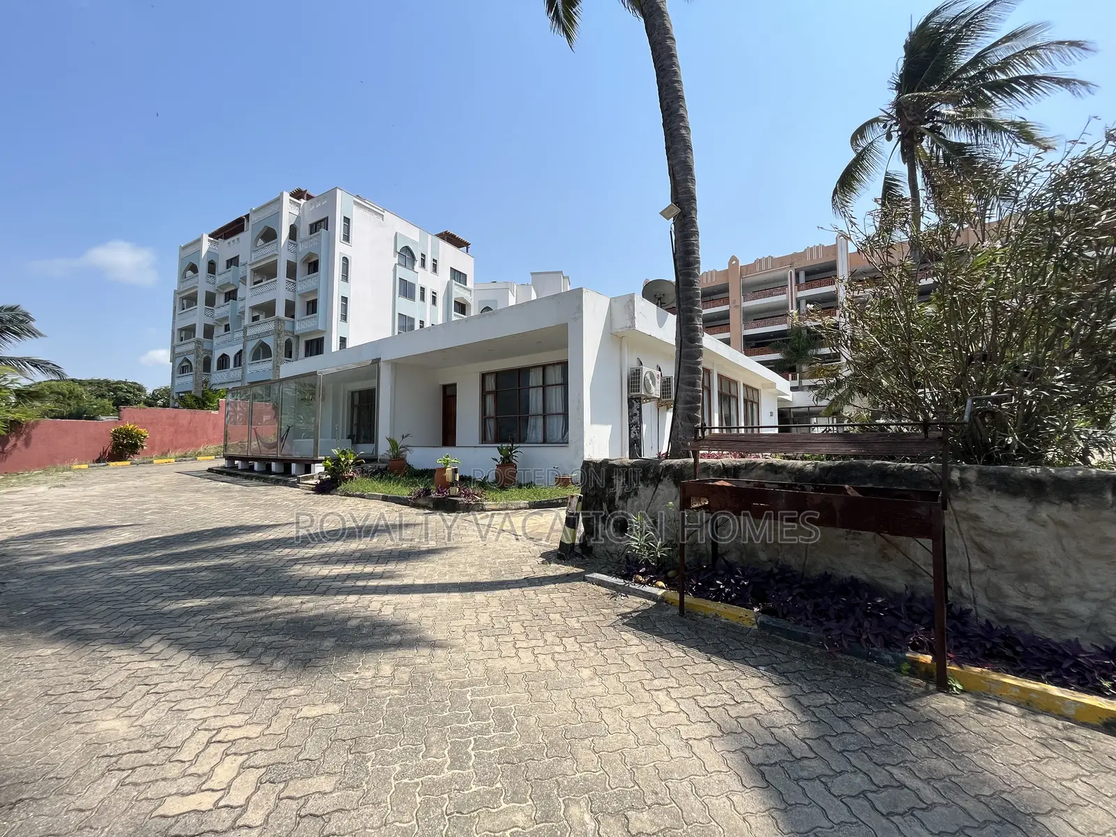 Affordable 2 Bedroom Beachfront Airbnb in Mombasa Shanzu
