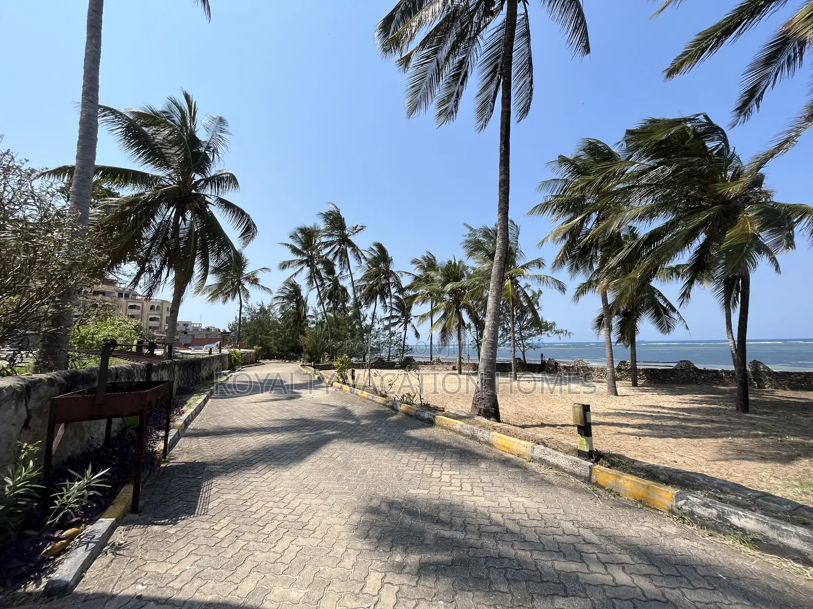 2 Bedroom Beachfront Airbnb Apartment in Mombasa