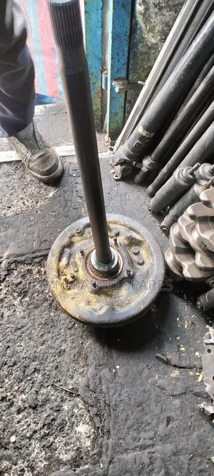Hiace Matatu 7l Complete Rear Axle